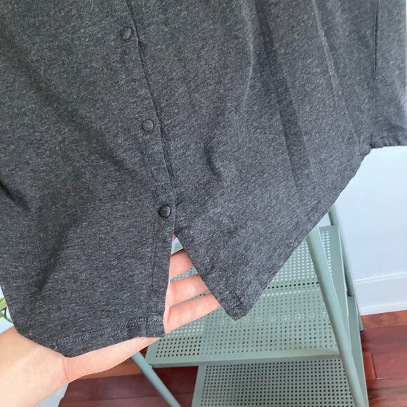 Sequin-shoulder scoopneck button-back tee in dark heathered grey - Picture 5 of 10